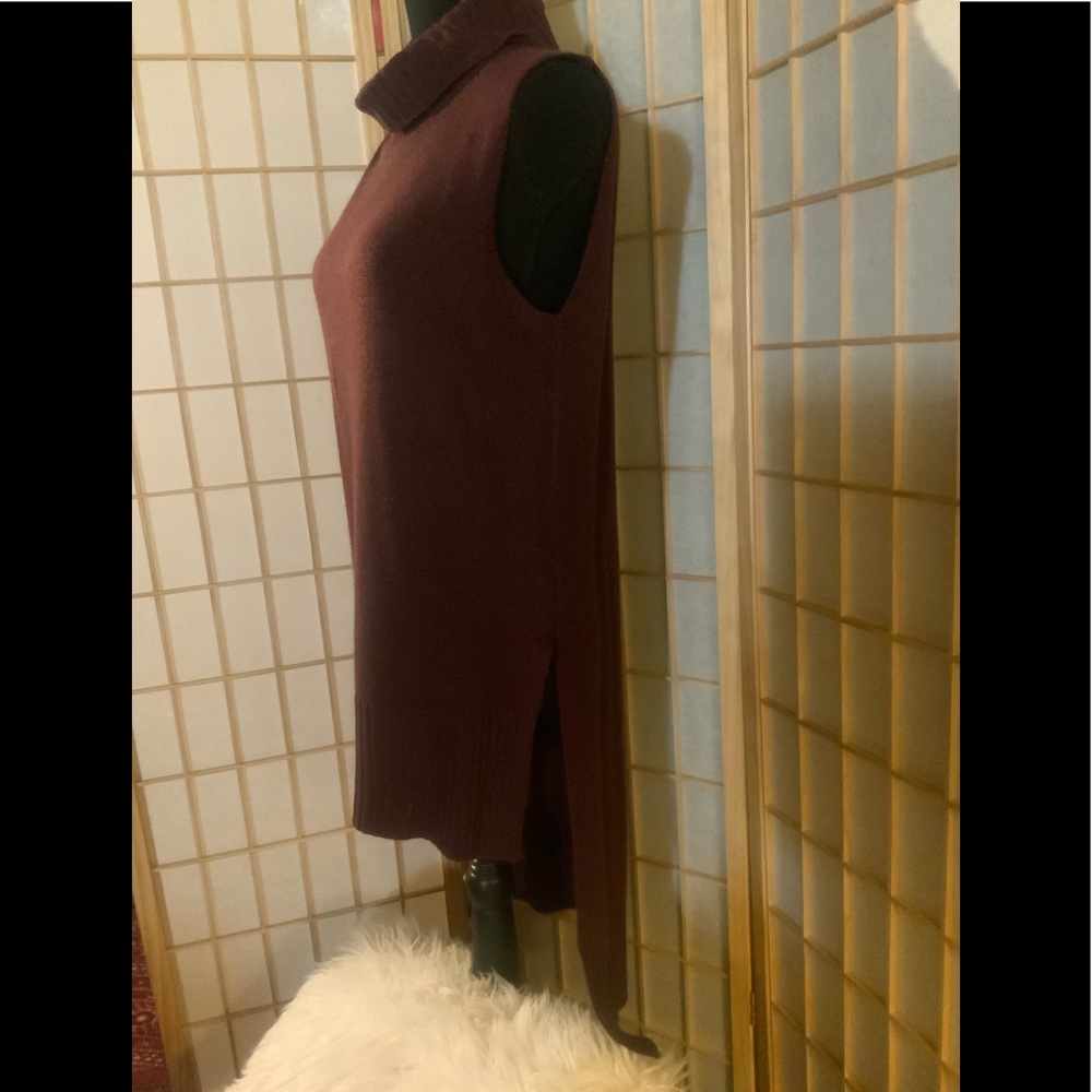 divine heart - cowal neck sleeveless sweater.